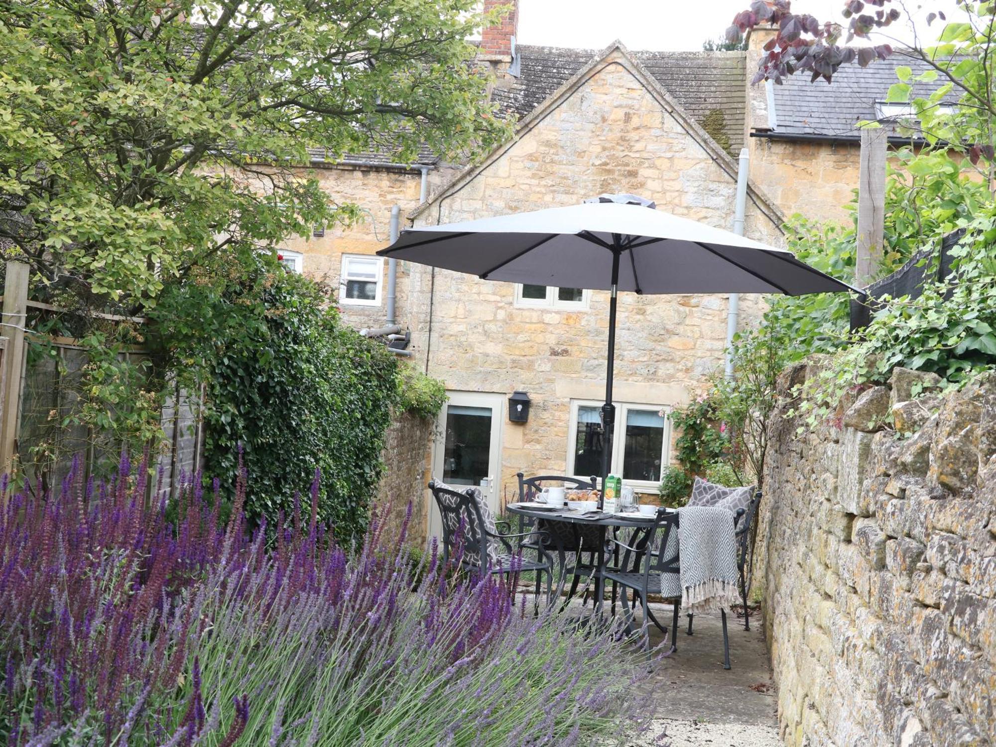 Little Lamb Cottage チッピング・カムデン エクステリア 写真